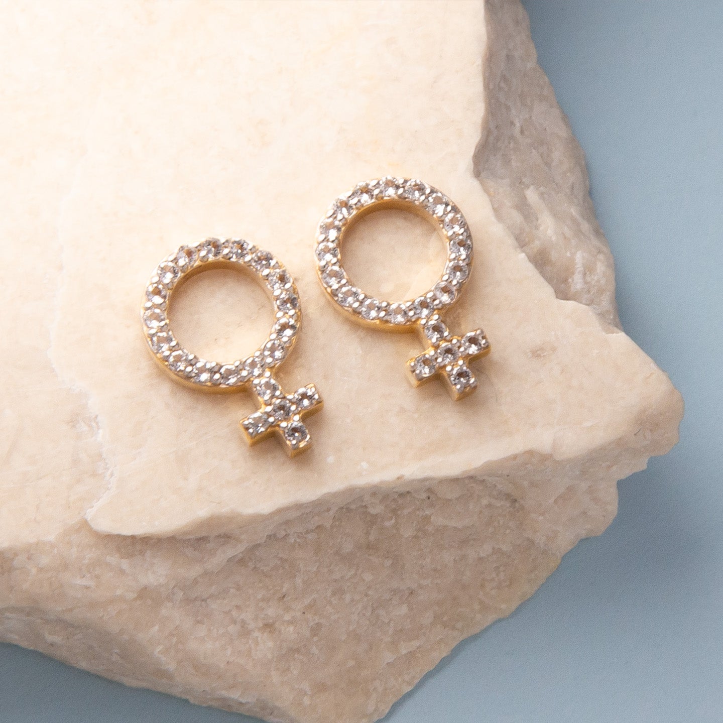 Karolina White – Hänge Guld